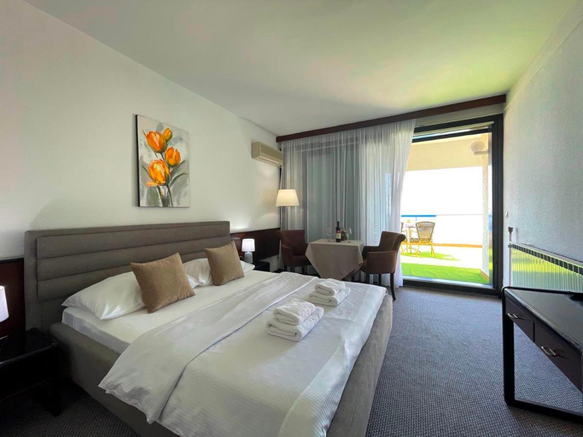 Corpus A - Hotel Albatros أولتْسي المظهر الخارجي الصورة